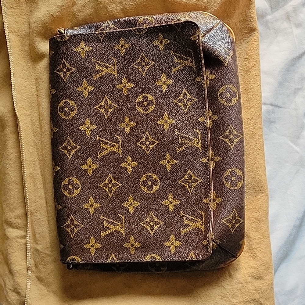 Louis Vuitton purse